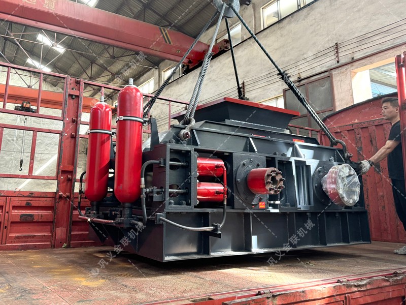 石頭破碎機(jī)_小型石頭破碎機(jī),移動(dòng)石子粉碎機(jī)價(jià)格,圖片/視頻 石頭破碎機(jī)_小型石頭破碎機(jī),移動(dòng)石子粉碎機(jī)價(jià)格,圖片/視頻